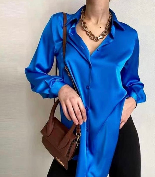 ‘It-girl’ satin shirt.